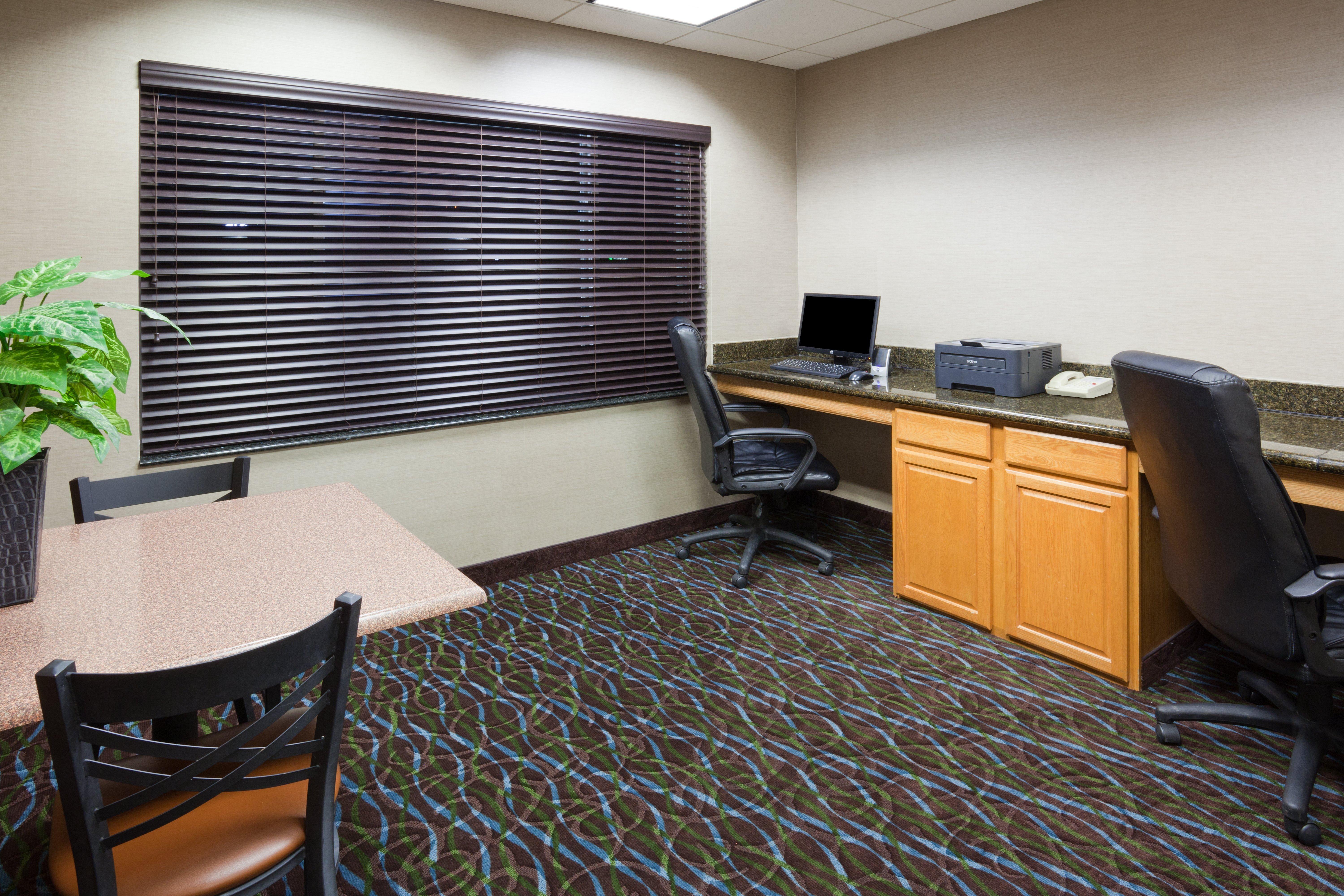 Holiday Inn Express & Suites Aberdeen By Ihg Экстерьер фото