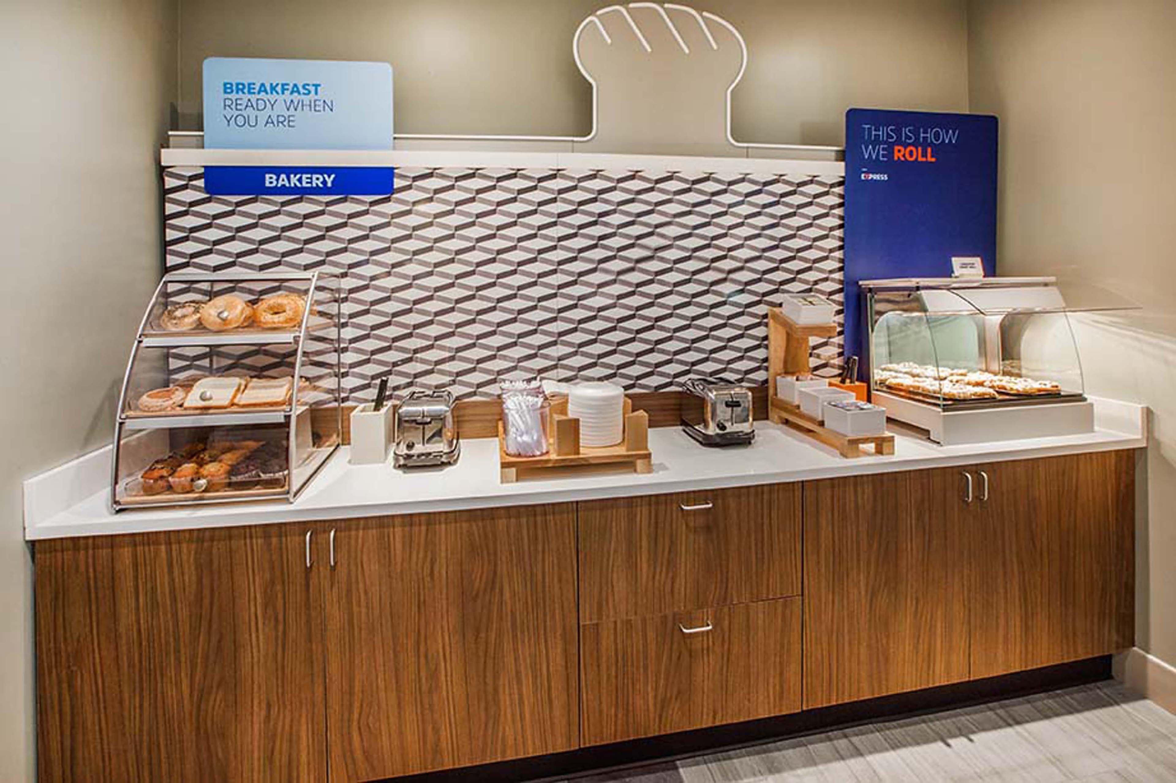 Holiday Inn Express & Suites Aberdeen By Ihg Экстерьер фото