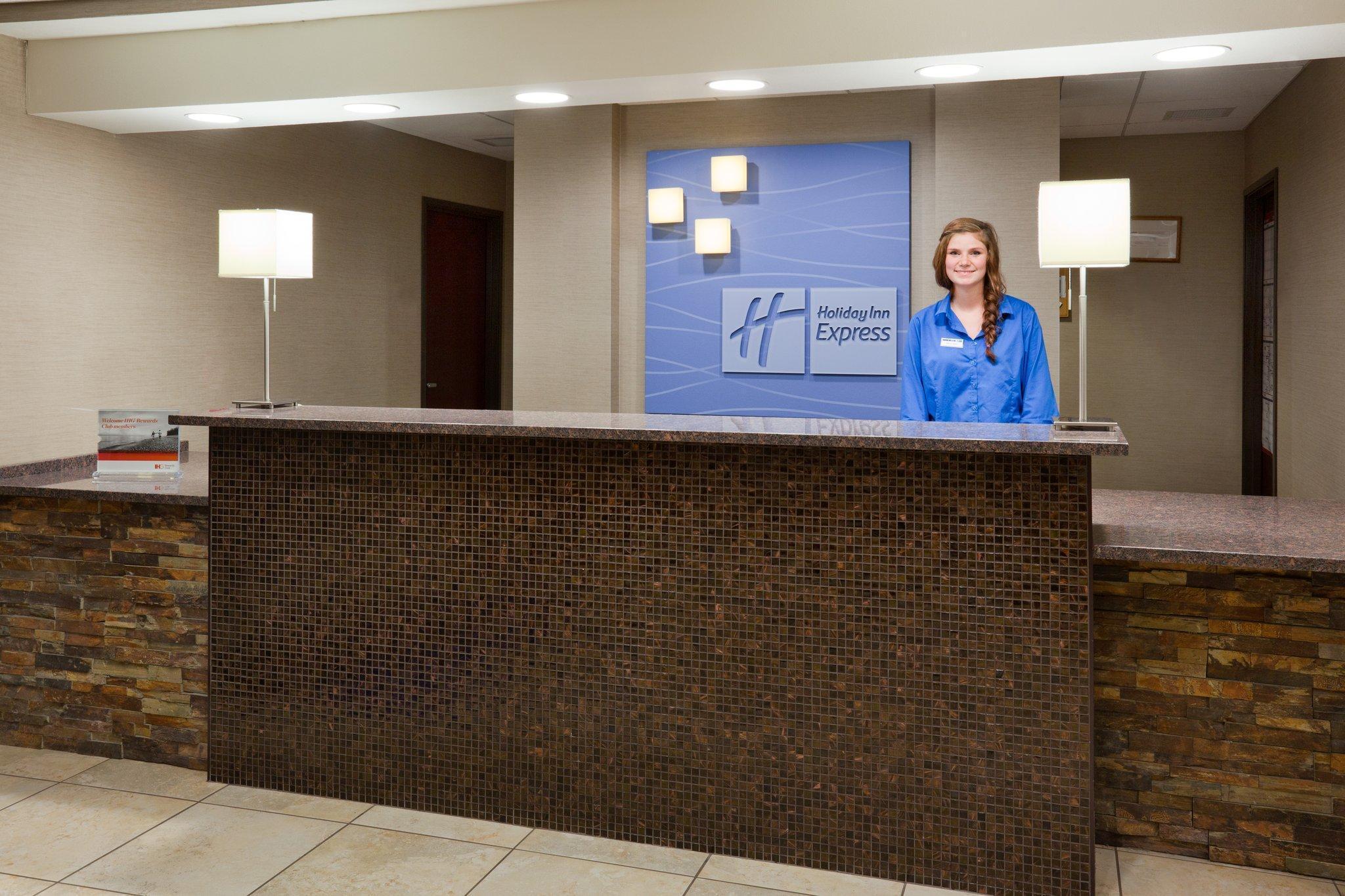 Holiday Inn Express & Suites Aberdeen By Ihg Экстерьер фото