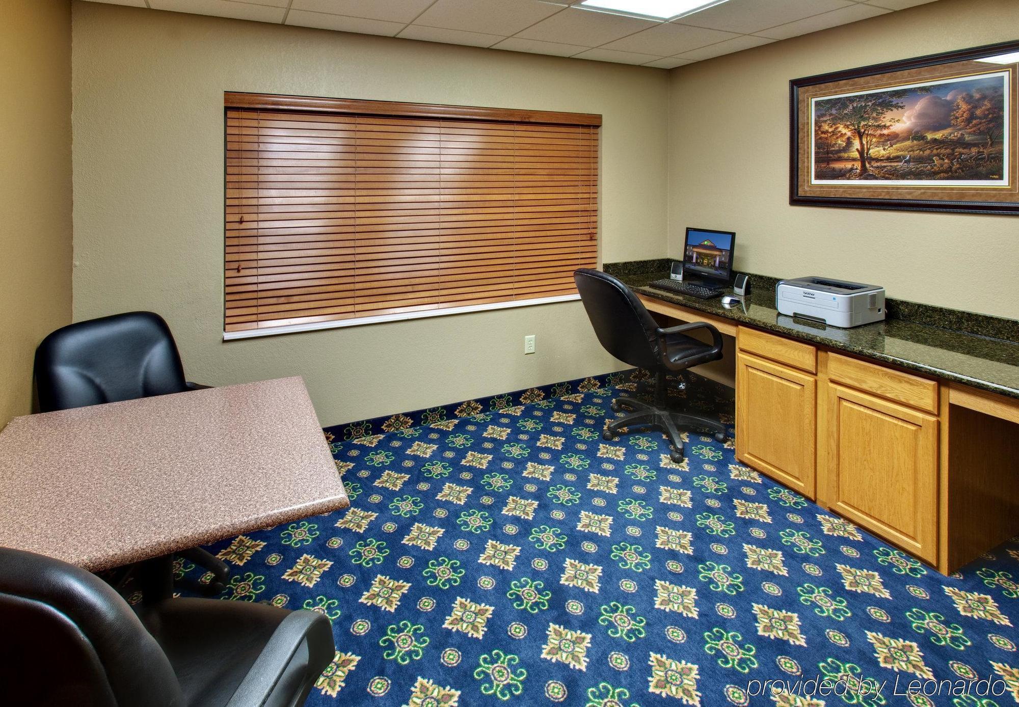 Holiday Inn Express & Suites Aberdeen By Ihg Удобства фото